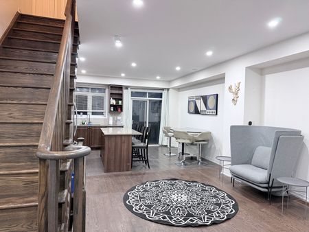 For Lease - 432 Ladycroft Terrace Unit# Main and Upper, Mississauga, Ontario - Photo 3