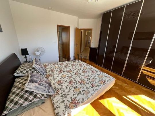 Alquiler de casa rural en Avenida de Velázquez, 22 - Photo 1