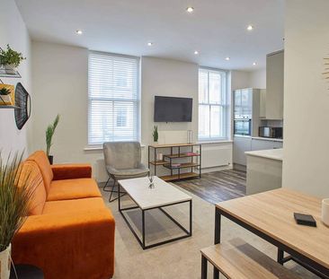 Flowergate - Photo 1