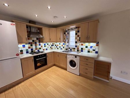 4 Sullivan Court, Holywood, BT18 9JF - Photo 4