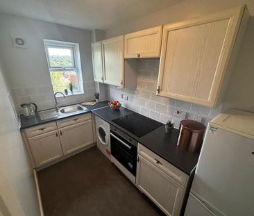 2 bedroom flat to rent - Photo 6