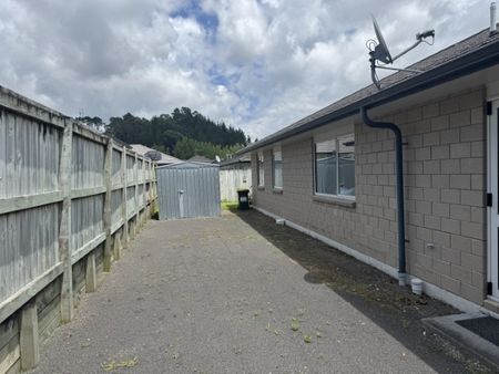 Great Family Home - Pyes Pa - Photo 4