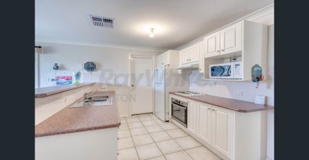 3 Bedroom Family Home - Great Location - Photo 4