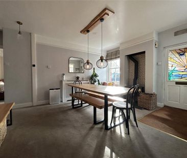 4 bedroom end of terrace house to rent - Photo 2