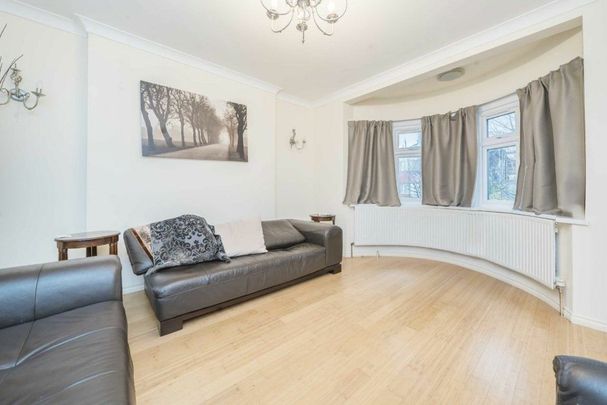 Vyner Road, London, W3 - Photo 1