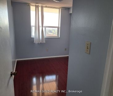 For Lease - 3 Lisa Street Unit# 911, Brampton, Ontario - Photo 2