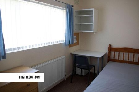 4 bedroom semi-detached house to rent - Photo 3