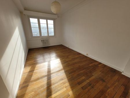 Location Appartement 3 pièces 77m² LILLE 59800 - Photo 3