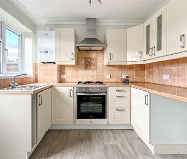 2 bedroom end of terrace house to rent - Photo 5