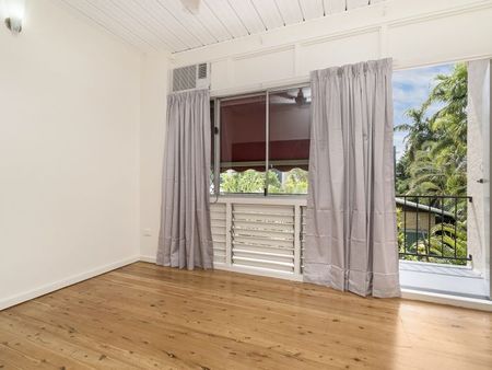 TROPICAL TOWNHOUSE LIVING! - Photo 3