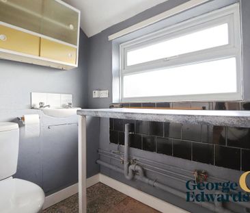 2 bedroom semi-detached house to rent - Photo 6