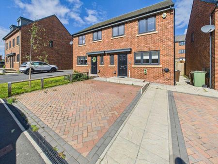3 bedroom semi-detached house to rent - Photo 5