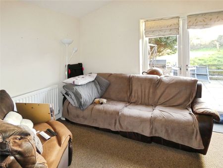 3 bedroom house to rent Sotheby Avenue, Sutton-in-Ashfield, Nottinghamshire, NG17 - Photo 5