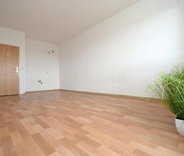 Im Zentrum von HOT! 1-Raum-Wohnung mit Balkon und Dusche! - Photo 4