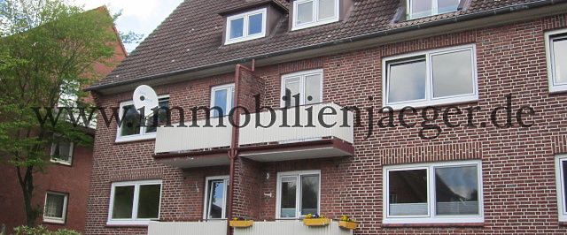 In Fußnähe zur U-Bahn Ochsenzoll - gemütliche Dachwohnung mit Einbauküche, Duschbad, Modernisiert - Photo 1