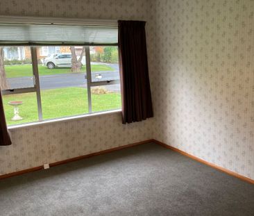 This is a solid family home located in Haultain Street, Fairfield. - Photo 4