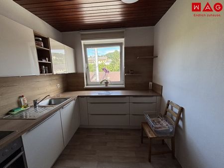 Charmantes, ruhiges Wohnen mit Balkon im grünen Herzen von Untergrünburg: helle Raumaufteilung, praktischer Abstellraum und privater Parkplatz vor der Haustüre! - Foto 4