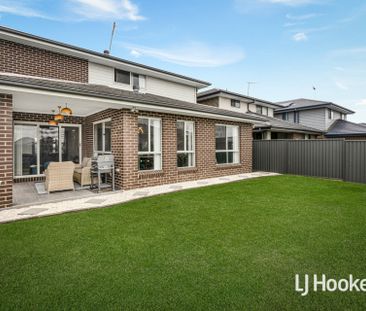 Spacious 5 Bedroom Home - Photo 5