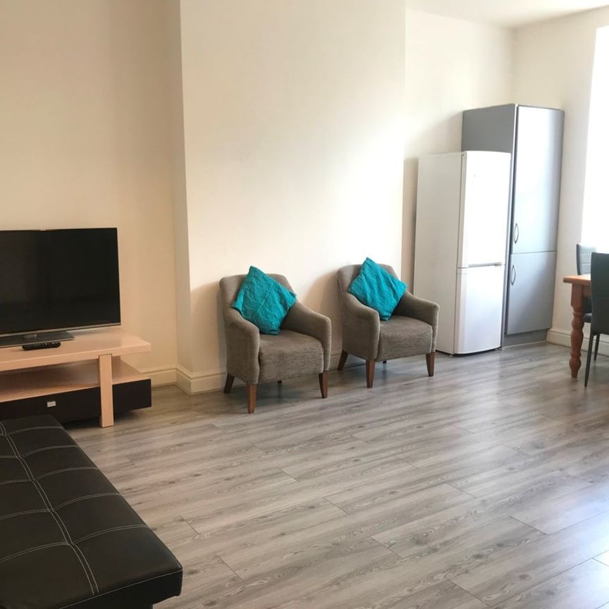 3 Bed Flat, Ullet Road, L17 - Photo 1