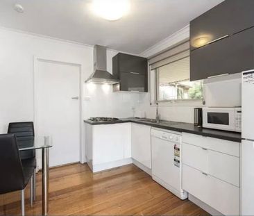 Glen Waverley - Photo 2