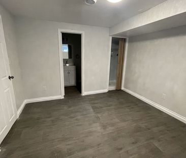 For Lease - 8 Daphne Crescent, Barrie, Ontario - Photo 1