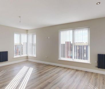 2 bedroom flat to rent - Photo 2