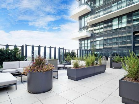 For Lease - 30 Inn On The Park Drive Unit# 4102, Toronto, Ontario - Photo 2