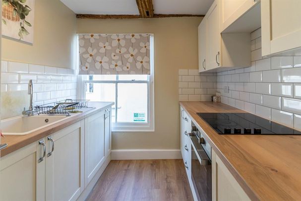 1 bedroom in a house share to rent - Photo 1