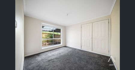 Sunny 3-Bedroom Home in Quiet Cul-de-Sac - Photo 3