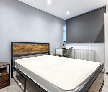 6 bedroom house to rent - Photo 2