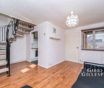 Hindhead Close, Hillingdon, UB8 - Photo 2