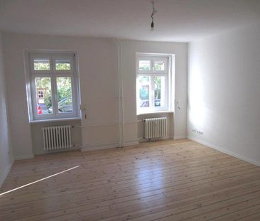Schöne Altbauwohnung mit Balkon - Photo 1