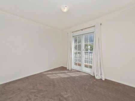 6/2 Henrietta Street, Hawthorn VIC 3122 - Photo 2