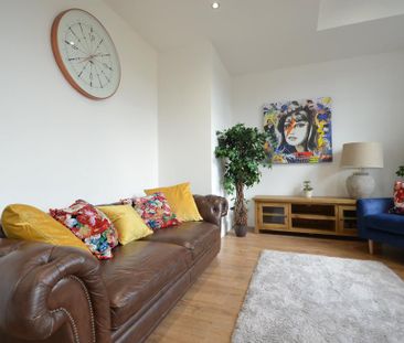 3 bedroom flat to rent - Photo 1