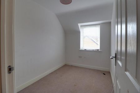 4 bedroom terraced house to rent - Photo 5