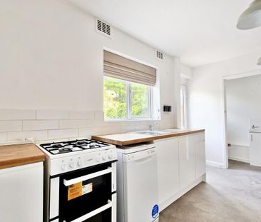 2 bedroom semi-detached house to rent - Photo 3