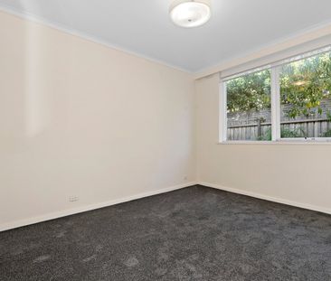 2/194 Grange Road, Carnegie VIC 3163 - Photo 3
