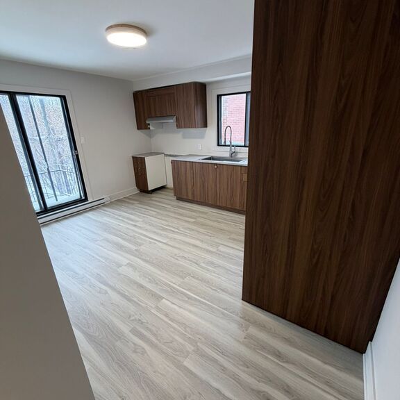 GRAND 4 1/2 RENOVÉ !!! - Photo 1