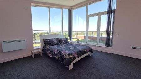 2 bedroom penthouse to rent - Photo 3