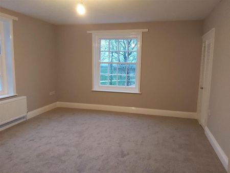 3 bedroom end of terrace house to rent - Photo 3