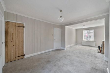 3 bedroom end of terrace house to rent - Photo 4