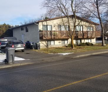 Large 2 bed 1 bath unit by College - Photo 1