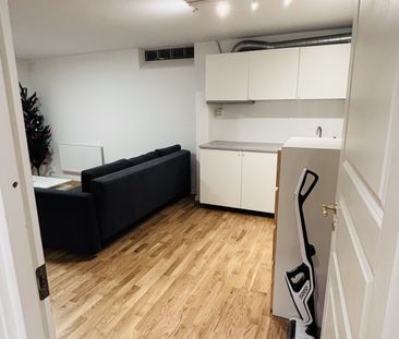 Plåtslagarvägen, Tullinge - Photo 1