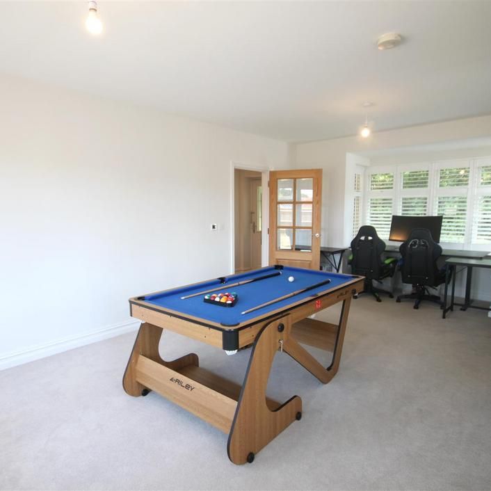 4 bedroom detached house to rent - Photo 1