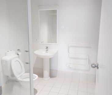 GLEN EDEN, 1 BEDROOM - Photo 3