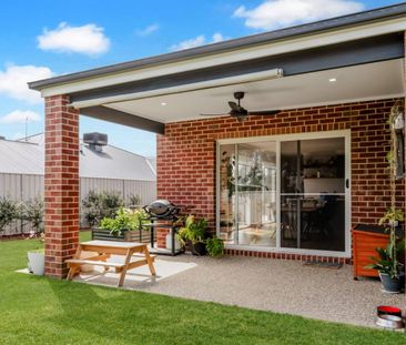 QUALITY FAMILY HOME! - Photo 6