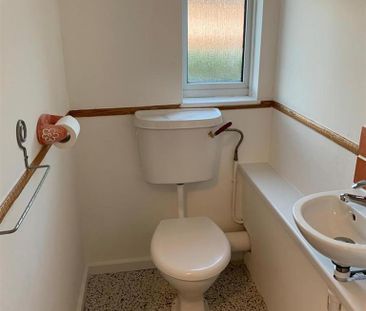 3 bedroom end of terrace house to rent - Photo 6