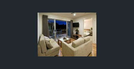 SPACIOUS FULLY FURNISHED 2 BEDROOM APARTMENT - AVAILABLE 9 Jan 2026 - Photo 3