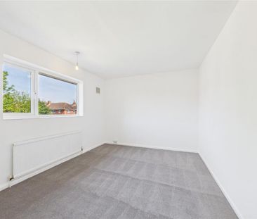 2 bedroom end of terrace house to rent - Photo 4