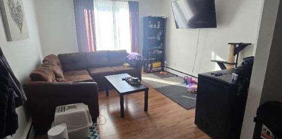 4½ à 995$ par mois (eau chaude et chauffage inclus) - Photo 2